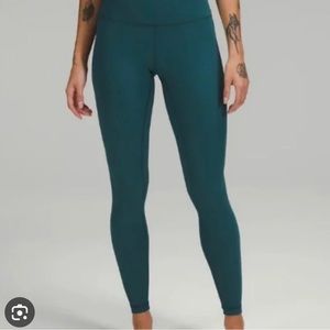 Dark green lululemon 25’ leggings